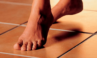 Walking barefoot is the cause of fungus on the skin of the feet
