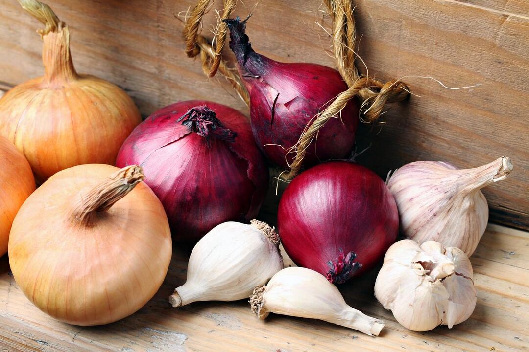 Garlic and Onions for Toenail Fungus